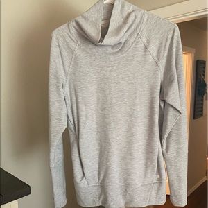 LuLu women’s pullover sweatshirt